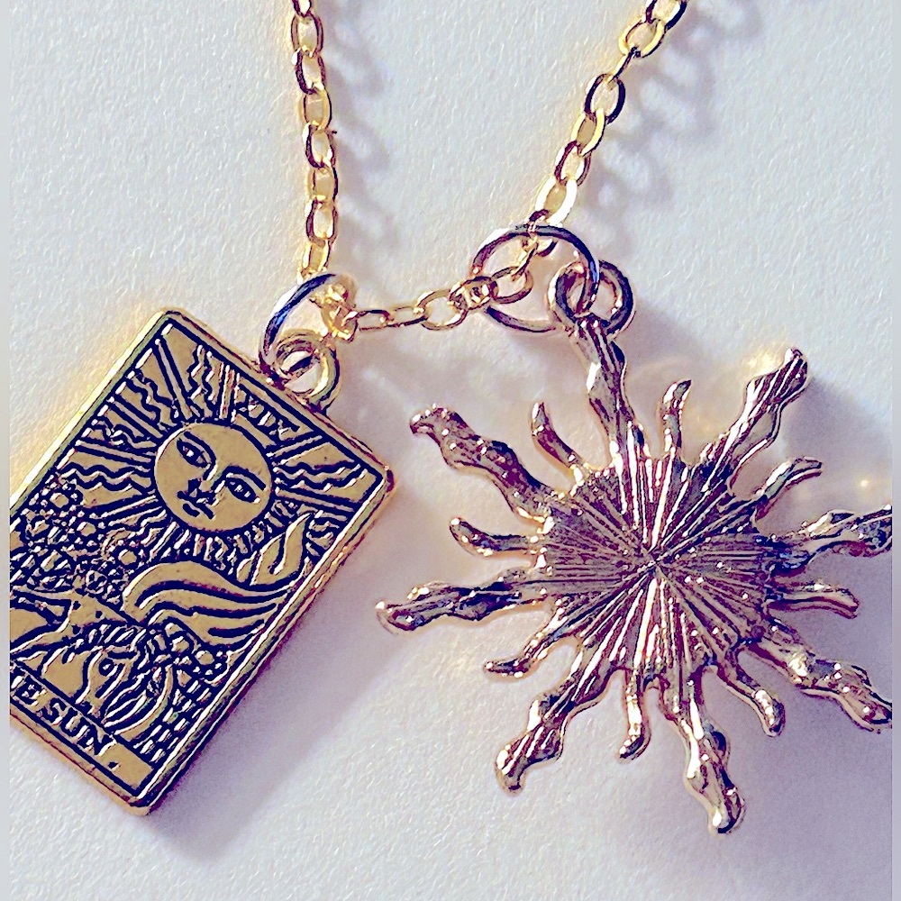 NWOT necklace Sun w “opal” center, The Sun Tarot Card etched goldtone charms 16” - Picture 11 of 11